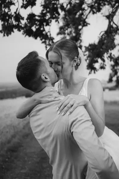 Svatební fotograf Matěj Komár - Fotografie č. 3