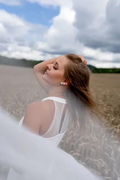 Ženský portrét - Fotografie č. 2