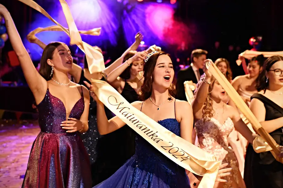 Focení maturitních plesů - Fotografie č. 7