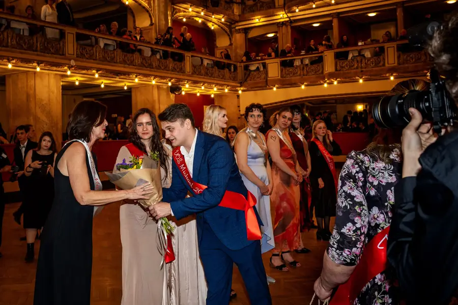Focení maturitních plesů - Fotografie č. 11