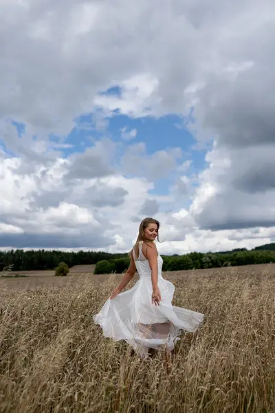 Ženský portrét - Fotografie č. 4