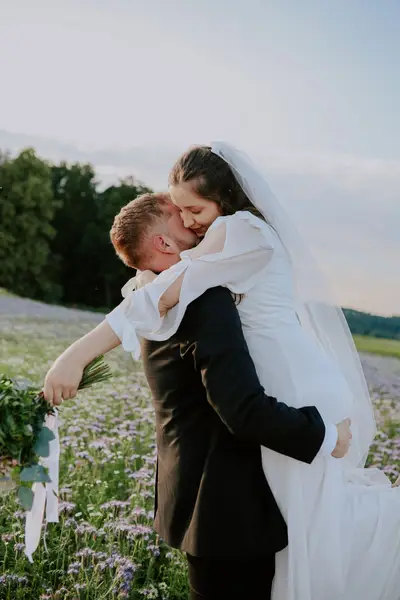 Svatební fotograf Nikola Šimíková - Fotografie č. 1