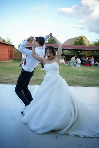 Svatební fotograf - Fotografie č. 2