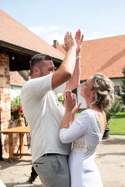 Svatební fotograf Kristýna Galambošová - Fotografie č. 3