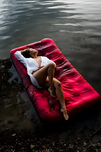 Ženský portrét - Fotografie č. 19