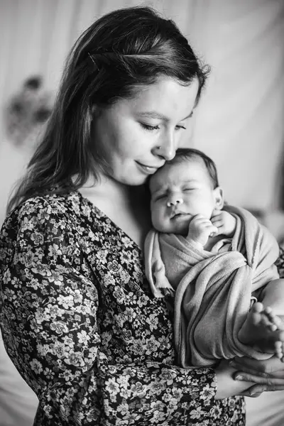 Novorozenecké foceni ateliér, doma nebo v porodnici, Miminka (Newborn) - Fotografie č. 8