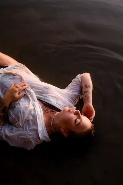 Ženský portrét - Fotografie č. 9