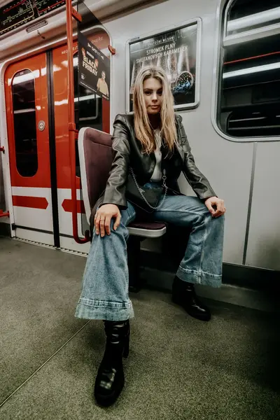 Ženský portrét - Fotografie č. 6