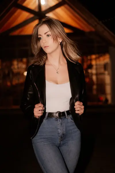 Ženský portrét - Fotografie č. 14