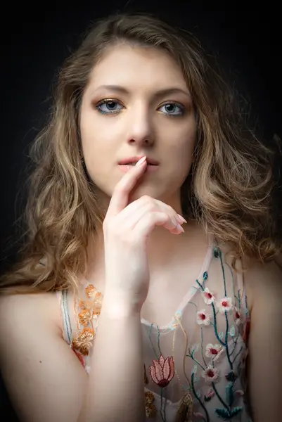 Ženský portrét - Fotografie č. 11