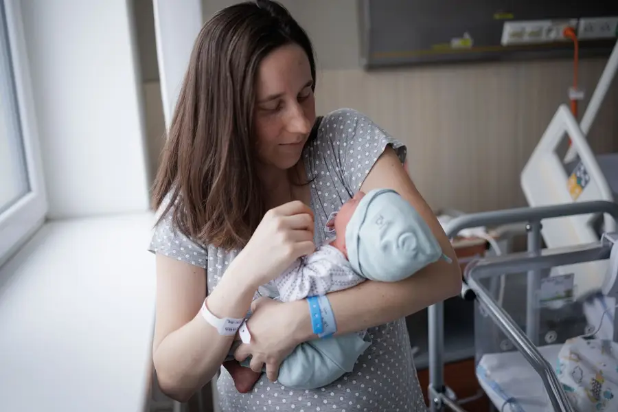 Lifestylové focení v porodnici (Fresh 48), Miminka (Newborn) - Fotografie č. 2