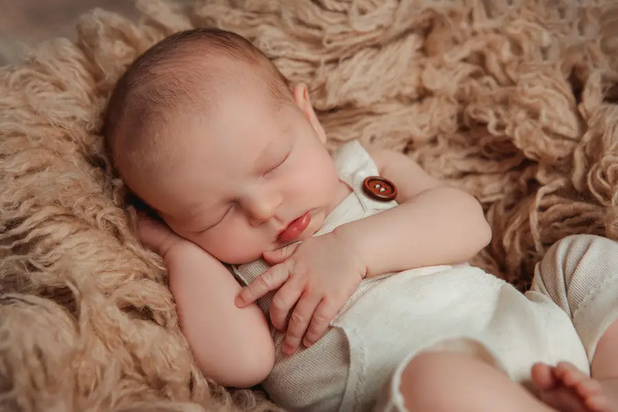 Newborn focení Eva Albrechtová - Fotografie č. 1