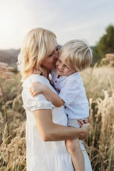 Rodinný fotograf Petra Mikulenčáková - Fotografie č. 1