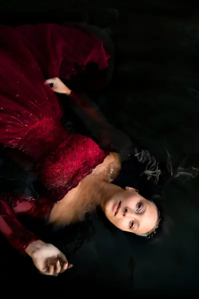 Ženský portrét - Fotografie č. 8