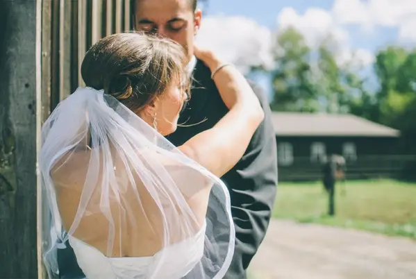 Jak vybrat svatebního fotografa: podle čeho se rozhodnout