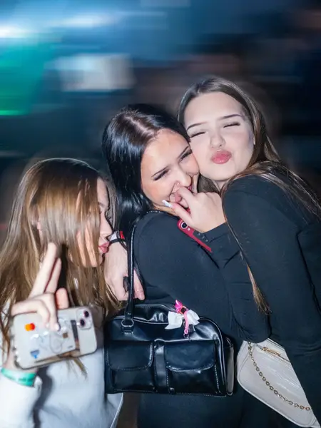 Ženský portrét - Fotografie č. 6