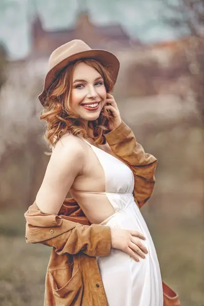 Ženský portrét - Fotografie č. 11