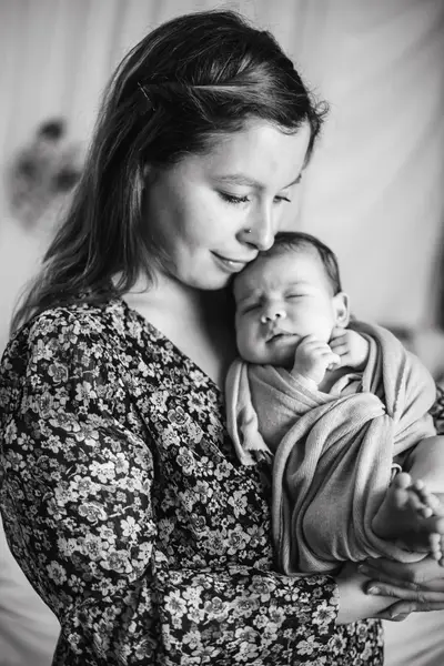 Novorozenecké foceni ateliér, doma nebo v porodnici, Newborn focení - Fotografie č. 8