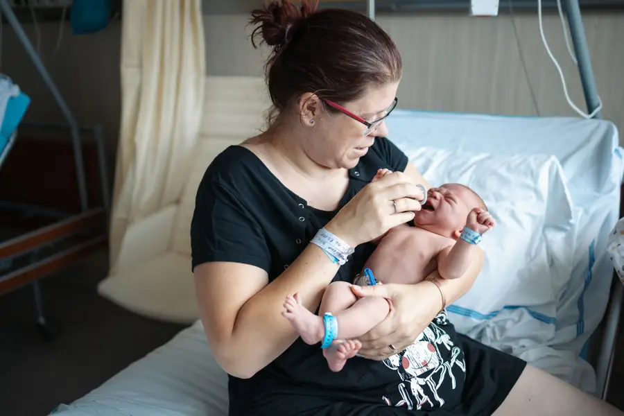 Lifestylové focení v porodnici (Fresh 48), Newborn focení - Fotografie č. 8
