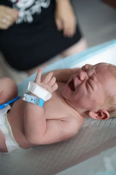 Lifestylové focení v porodnici (Fresh 48), Newborn focení - Fotografie č. 12