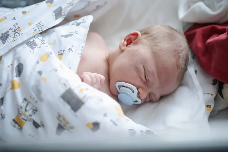 Lifestylové focení v porodnici (Fresh 48), Newborn focení - Fotografie č. 11