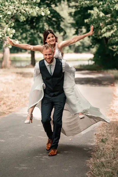 Svatební fotograf - Fotografie č. 1