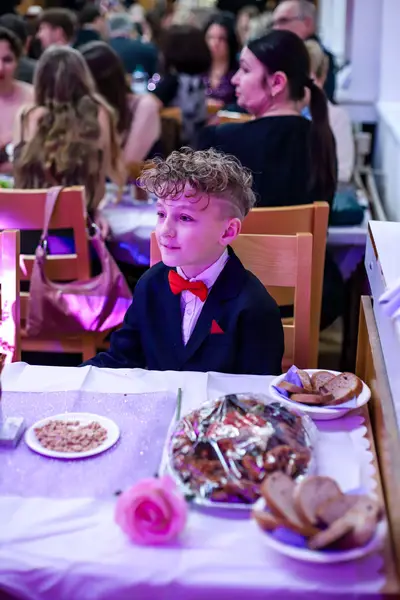 Focení maturitních plesů Alžběta Benková - Fotografie č. 7