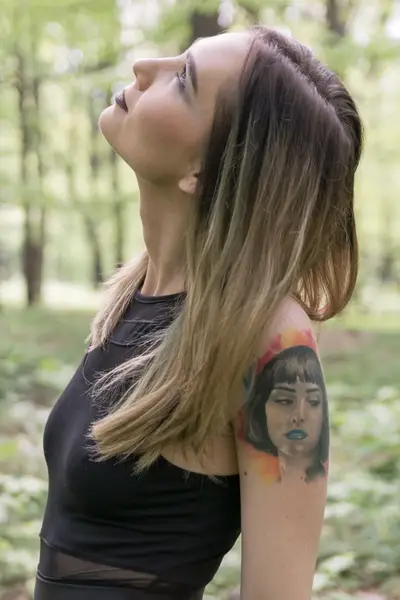 Ženský portrét - Fotografie č. 16