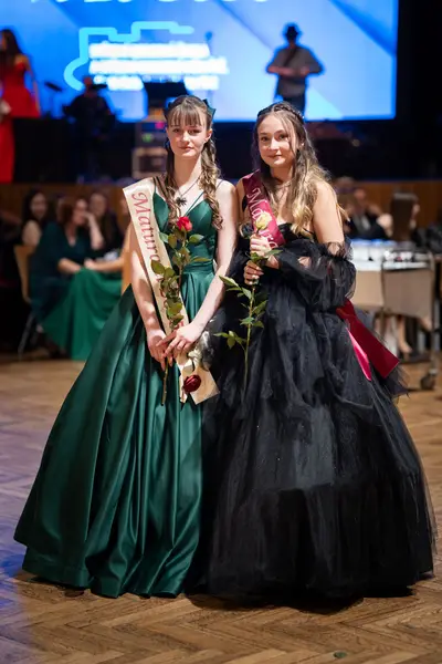Focení maturitních plesů Anna Hladíková - Fotografie č. 8