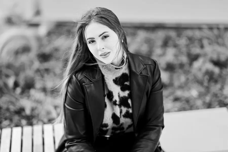 Ženský portrét - Fotografie č. 9