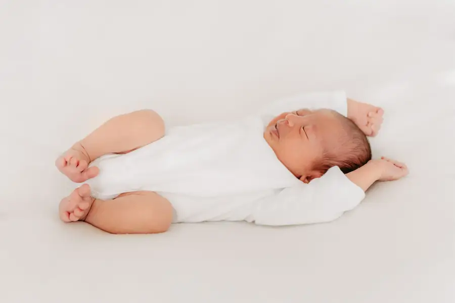 Newborn focení Veronika Guilds - Fotografie č. 4