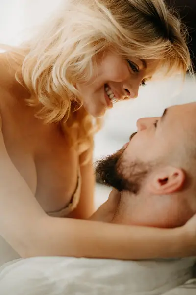 Těhotenské focení Iva Nguyen - Fotografie č. 1