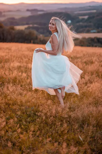 Ženský portrét - Fotografie č. 17