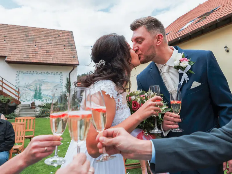 Svatební fotograf Filip Žahourek - Fotografie č. 4